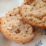 喫茶 tameiki - スコーン断面✨全粉粒入りで外はサクッと中はふわふわしっとりの優しいスコーンです♪