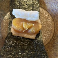 たでの葉 - カラスミのお餅サンド