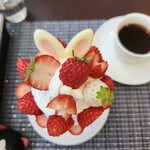 Fruit Parfaiteria Kaju - ホワイトベリーまで乗っけてくださってます(^^)