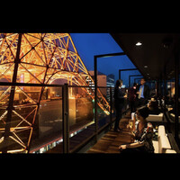 ワカヌイ グリル ダイニング バー 東京 - お店公式のお写真より、テラス席、お食事のお客様でバー利用のみテラス利用可能