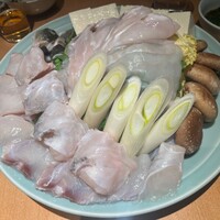 玄品 大阪 梅田東通 ふぐ・うなぎ・かに料理 - 5人前ともなると量が多い(๑>◡<๑)