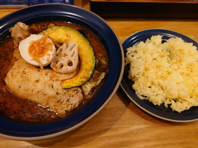 C8curry & 西神珈竰WAVE （シーエイトカレー アンドニシジン
