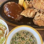 知床ごんた村 - 料理写真:ザンギ・ハンバーグ