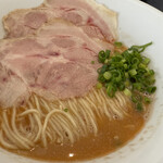 紅ズワイガニらぁ麺 まるはち屋 - 