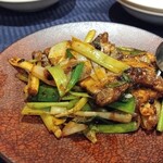 赤坂 四川飯店 - 葉ニンニク入り四川回鍋肉