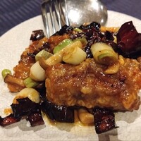 赤坂 四川飯店 - 牛サーロインの黒酢ソース炒め