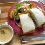 トレス F．B．C． - ランチ（サンドイッチ）