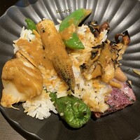 SAAWAAN BISTRO - レッドカレー オンザジャスミンライス
