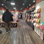 お菓子のデパートよしや - 内観写真: