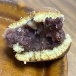 ankoya  - くるみどら断面（あんこの中の胡桃がアクセント）