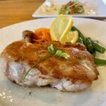カフェ レストラン ミオリトモ - チキンのコンフィです