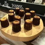 ODETTER - チビカヌレ、焼き立ては中がトロっとしてて、絶品でした！