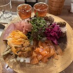 ODETTER - 人参ムース、厚切りパテ、サーモンマリネ、長ネギ雲丹乗せ、ワカサギ（かメヒカリ忘れてしまった）南蛮、ハム盛り沢山