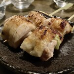 純・懐石焼鳥 串焼ちゃぼ蔵 - 「焼鳥コース（税込￥3,300）」【焼物】おまかせ串7本の《ねぎま(しお)》