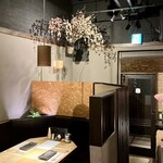 純・懐石焼鳥 串焼ちゃぼ蔵 - 店内①（入口付近）