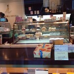 フランス菓子 パティシエ ショコラティエ イナムラショウゾウ - 店内