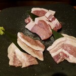 極み焼肉ホルモン 清司 - 