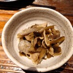 炙屋十兵衛 - 椎茸とごぼう牛肉煮込み