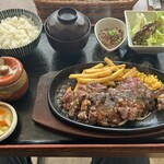 ステーキ&ハンバーグ 前田亭 幸手店 - 