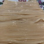 カドヤ食堂 - 美しい麺顔！淡い色合いのツルモチ麺◎
