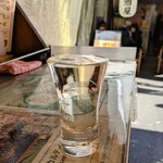 三幸酒店 - 表現張力のグラスと通りを一緒に眺めるととっても幸せ