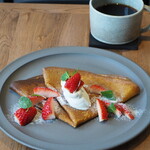 ORAND - 季節のクレープ（苺）（1100円） Mexico Yucuhiti（600円）