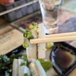 三幸酒店 - サヨリ刺し。サクリとした食感と表現が難しい旨味。とても良い。