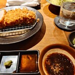 とんかつ ここまでやるか。 - 