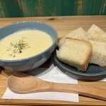 ワンワールド - 料理写真:ポタージュ、名前は失念笑