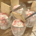 スイカクリ - いちごミルクアイス