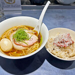 うずとかみなり - 「地鶏味玉醤油RAMEN」と「A5黒毛和牛チー牛胡椒飯」