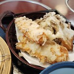 藤花庵 - 昼そばの天ぷら、竹輪と舞茸