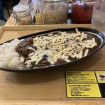 欧風ライスカレーKen's - 焼きチーズカレー+たっぷりナス　1060円