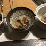 284864862 - 左から・大船煮（たいせんに）・海鼠雲（なまこ）和え・海老芋饅頭　和牛角煮鋳込み
