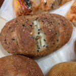 コペリエ - クリームチーズと黒コショウのパン
