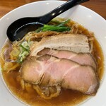 純手打ち だるま - 醤油らーめん1050円(中盛)