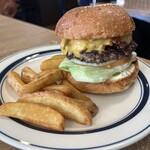 レイドバックバーガー - チリビーンズチーズバーガー…税込1610円