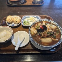 大傳梅梅 - ４.厚切り牛バラ麺セット