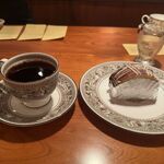 炭火焙煎珈琲・凛 - 