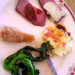 The Californian - ローストビーフ、鶏肉、ラザニア、魚のポワレ…
