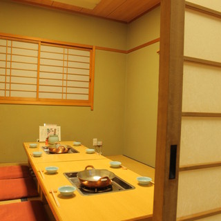 We also have a tatami room that can accommodate parties of 50 or more people, and can accommodate a variety of banquets.