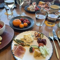 ザ タヴァン グリル＆ラウンジ - 