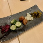 本格炉端 海鮮串焼き 八八 - 