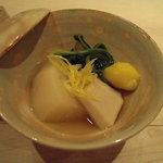 くろぎ - 海老芋、蕪、菊菜、栗の炊き合せ。