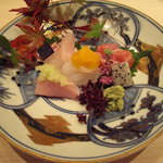 くろぎ - 鰤、鯛、烏賊卵黄のせ、鮪 中トロ。