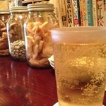 ロックフィッシュ - 何度飲んでも飽きないのが、このハイボールの最大の特徴かと。カウンターでゆっくりするのは至福の時間です。