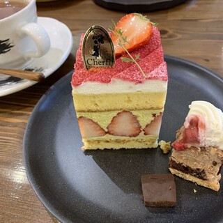 口コミ一覧 : cafe & sweets Cherfi （カフェアンドスイーツ  