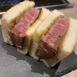 完全個室焼肉 GYU - シャトーブリアンのステーキサンド