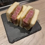 完全個室焼肉 GYU CHIBA - シャトーブリアンのステーキサンド
