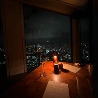 ザ タヴァン グリル＆ラウンジ - 